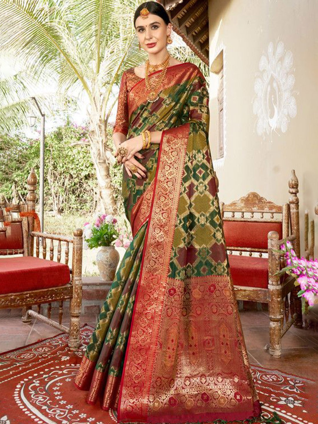 

sagarika Woven Design Zari Silk Blend Patola Saree, Olive