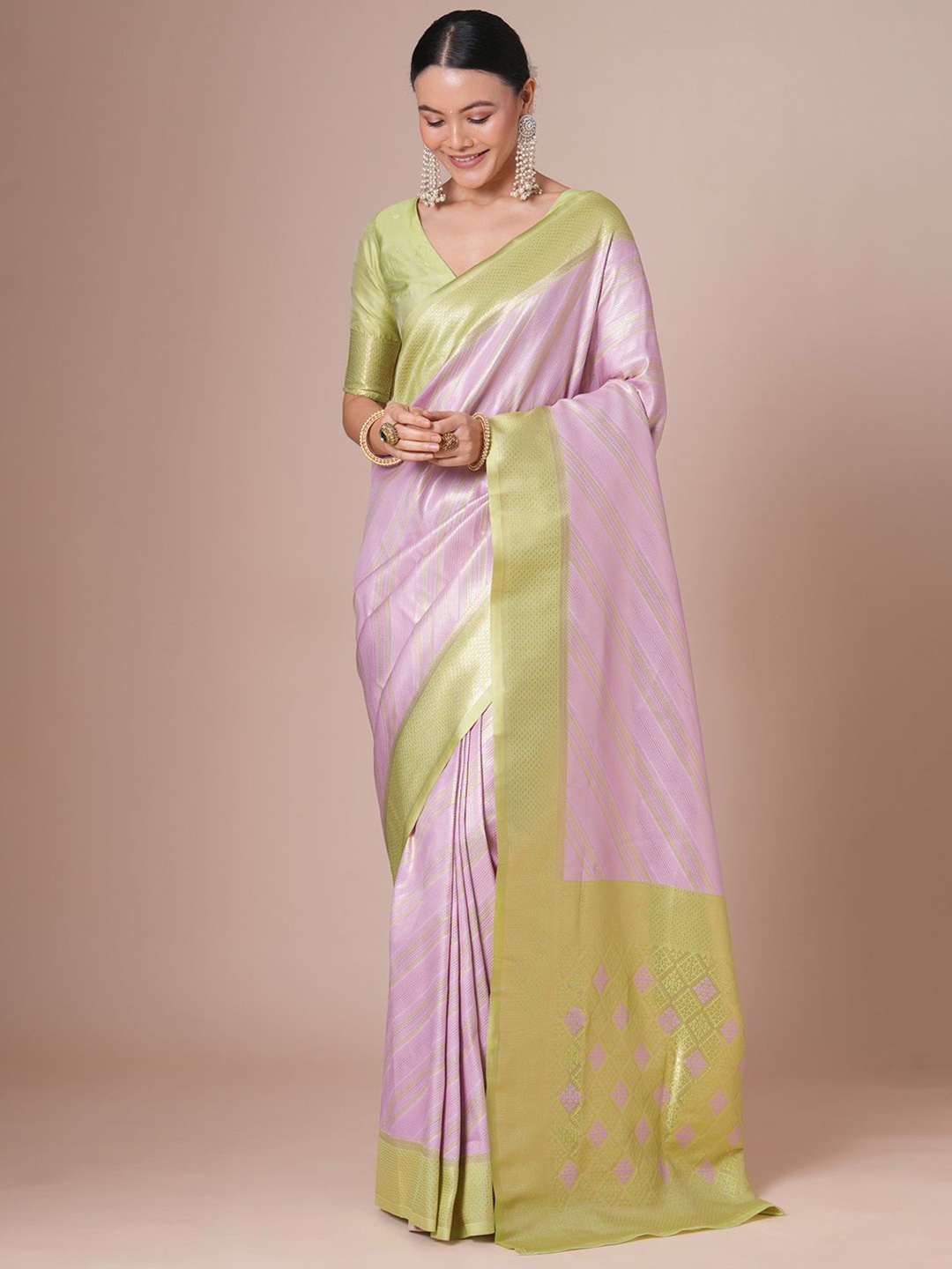 

House of Pataudi Women Ethnic Motifs Saree With Blouse Piece, Lavender