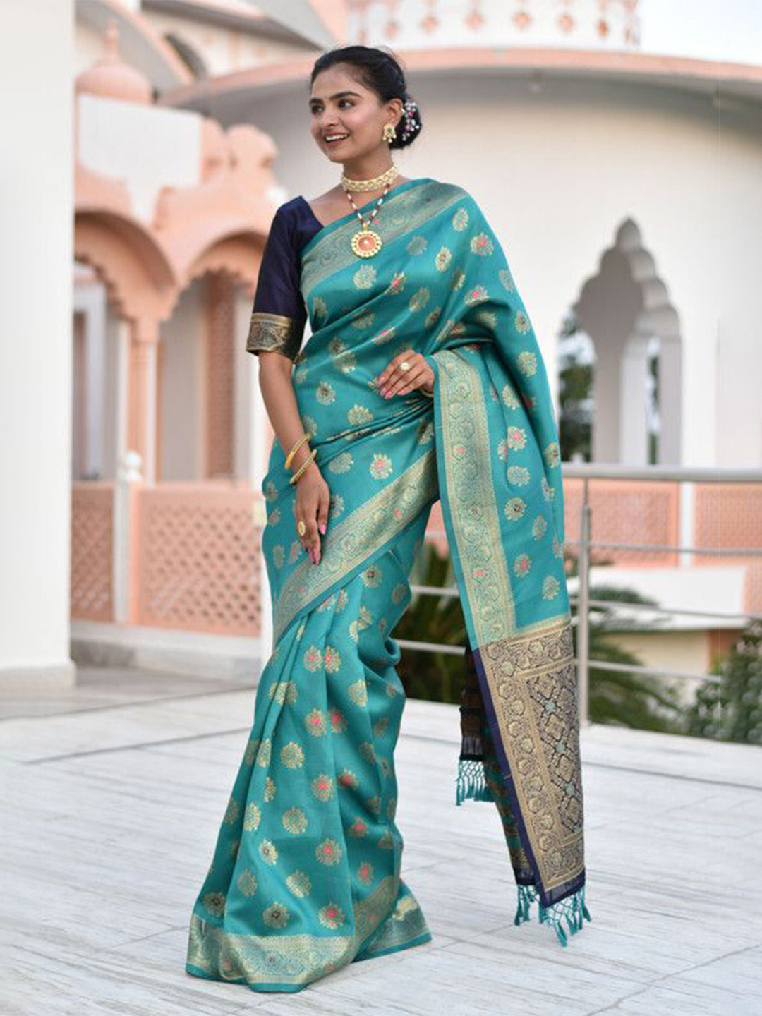 

sagarika Ethnic Motifs Zari Banarasi Saree, Blue