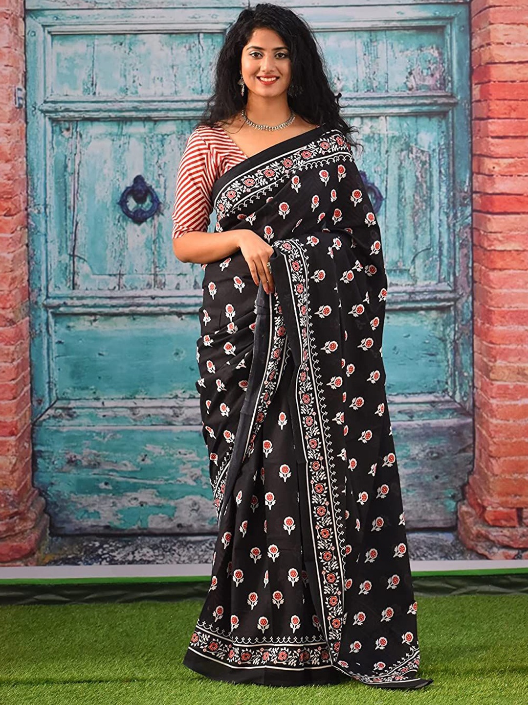 

Craft Musium Floral Pure Cotton Bagru Saree, Black