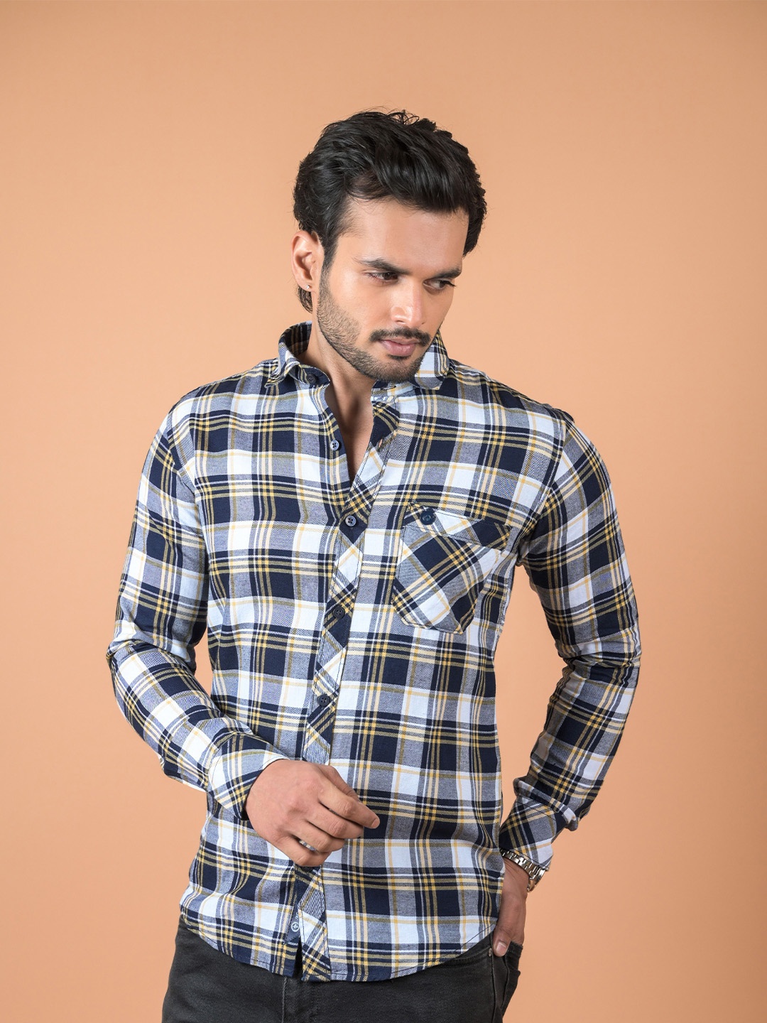 

INDIAN THREADS Men Relaxed Fit Spread Collar Tartan Checked Cotton Casual Shirt, Navy blue