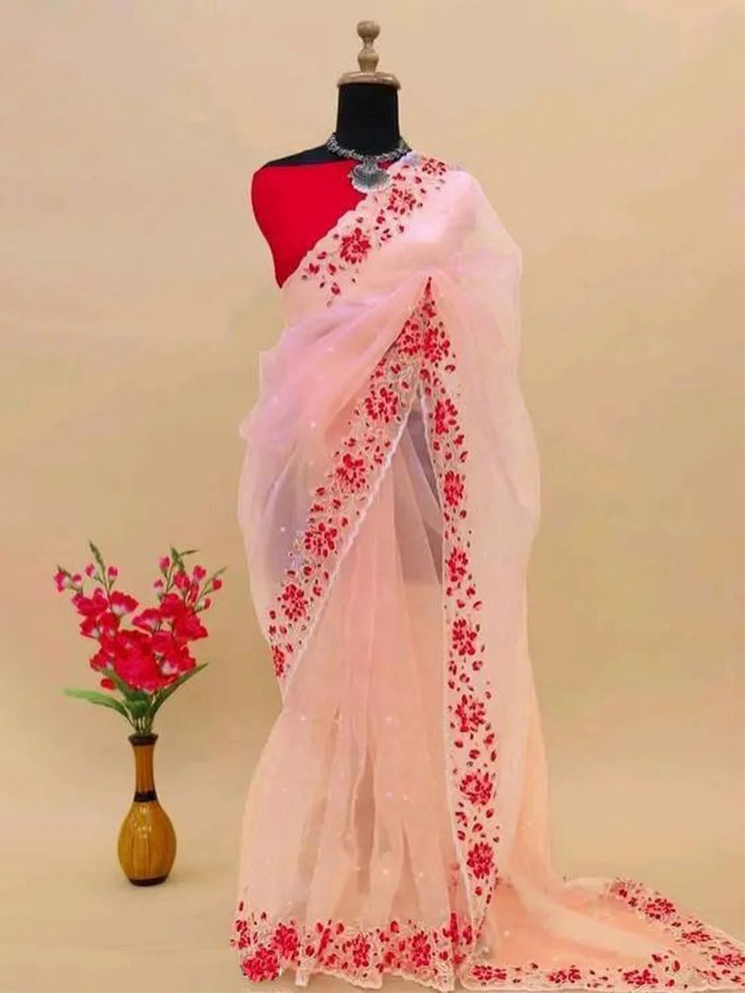

Aika Floral Embroidered Pure Chiffon Saree, Red