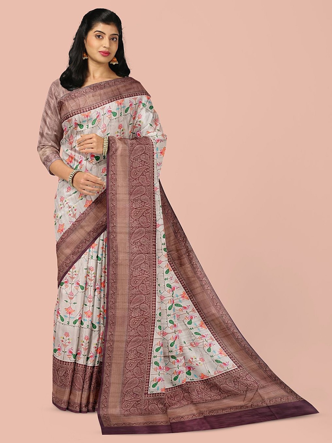 

Avyay Creation Ethnic Motifs Saree, Maroon