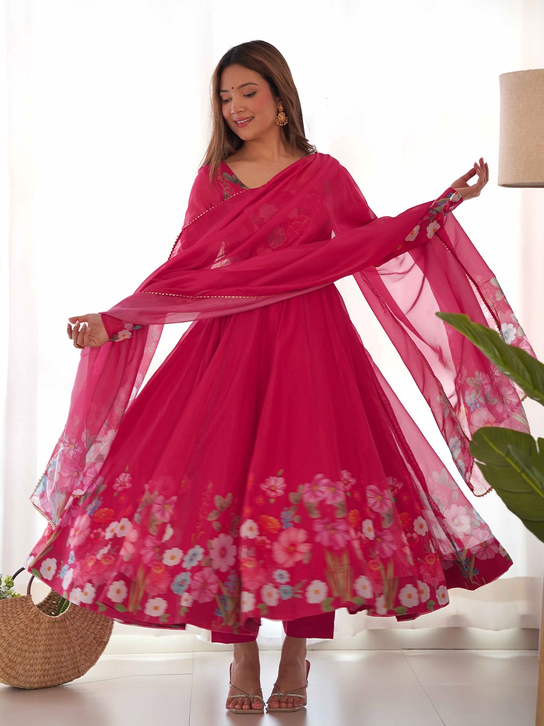 

LABELKBBRAND Women Floral Printed Kurta with Trousers & Dupatta, Pink