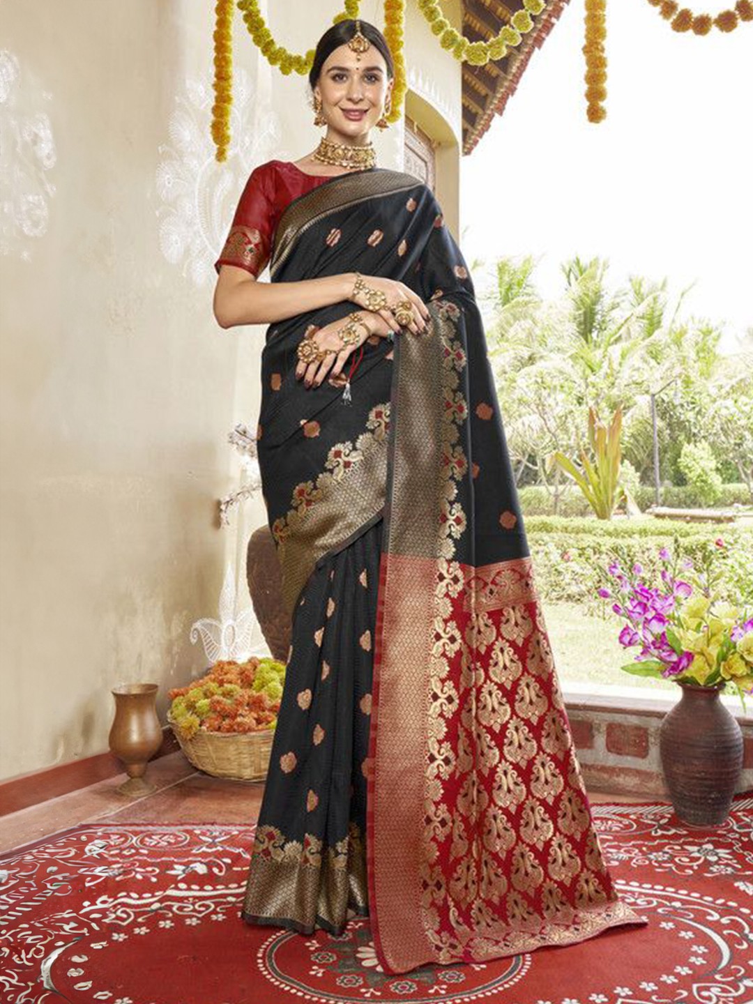 

sagarika Woven Design Kanjeevaram Saree, Black