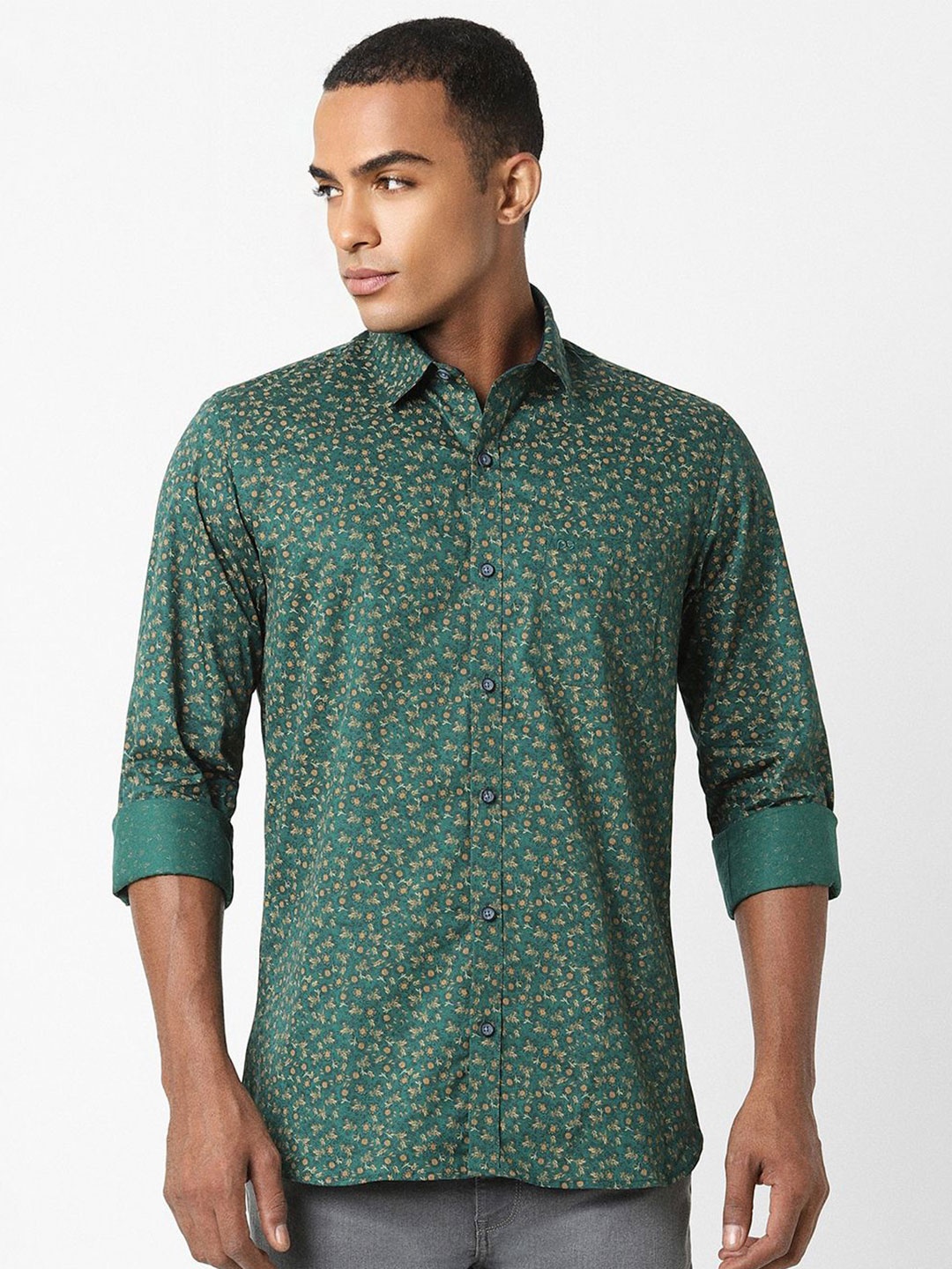 

Peter England Casuals Men Slim Fit Spread Collar Floral Printed Cotton Casual Shirt, Green