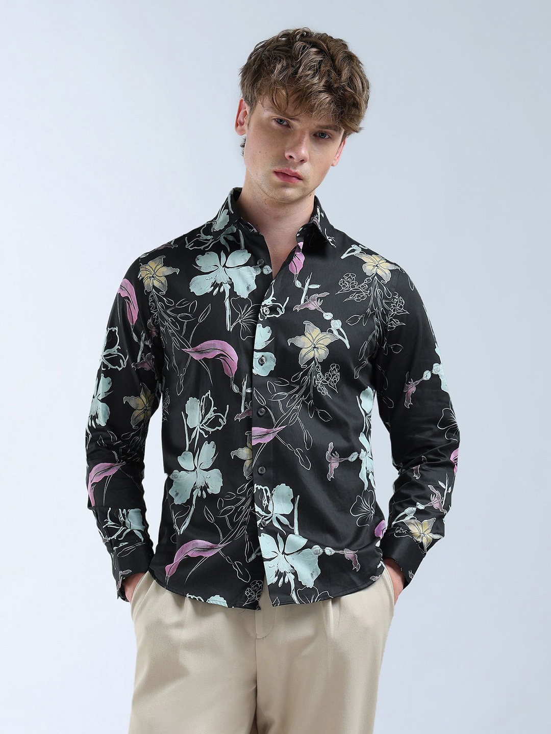 

Flying Machine Slim Fit Floral Printed Twill Pure Cotton Casual Shirt, Black