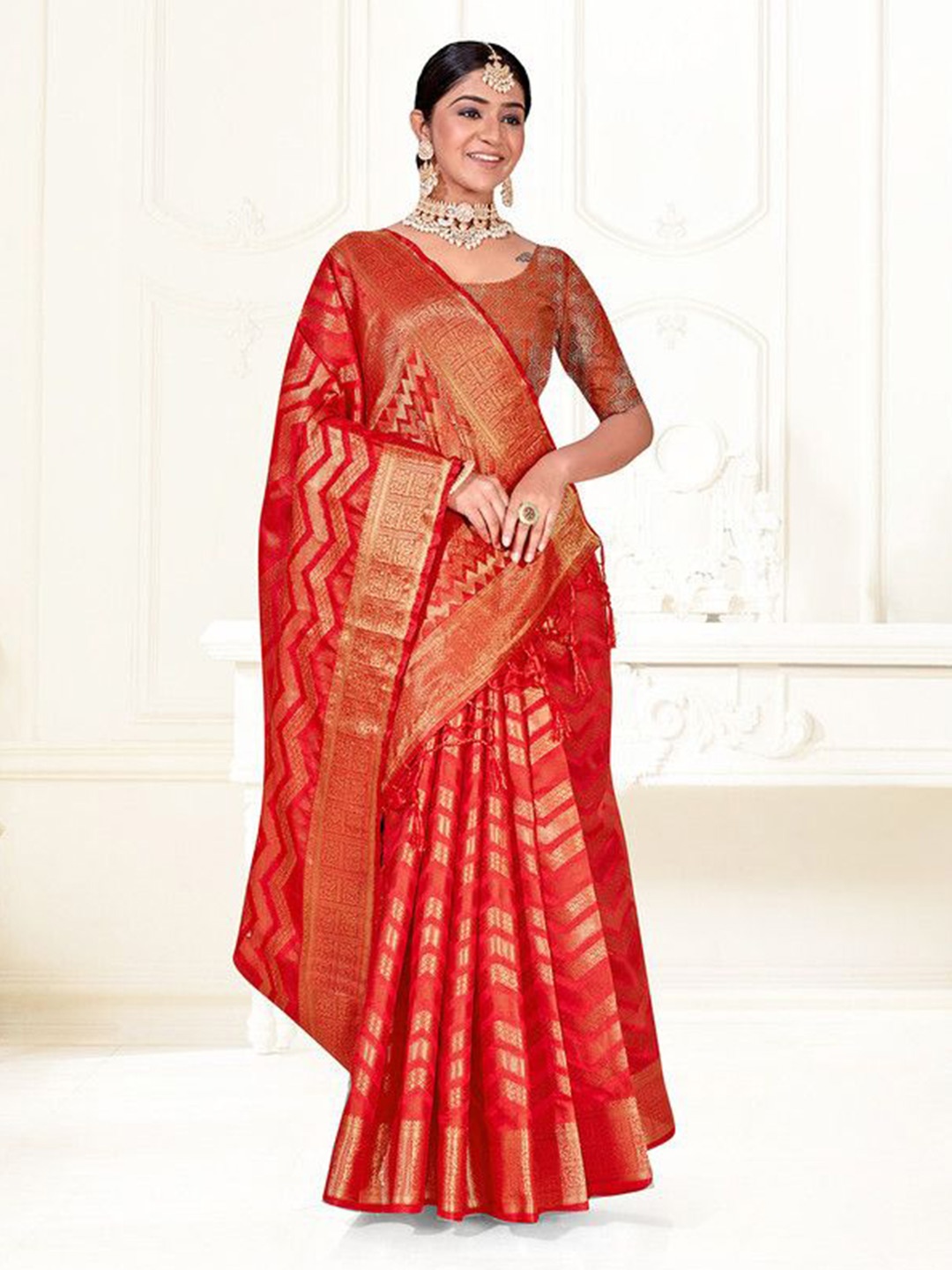

sagarika Woven Design Zari Organza Jamdani Saree, Red