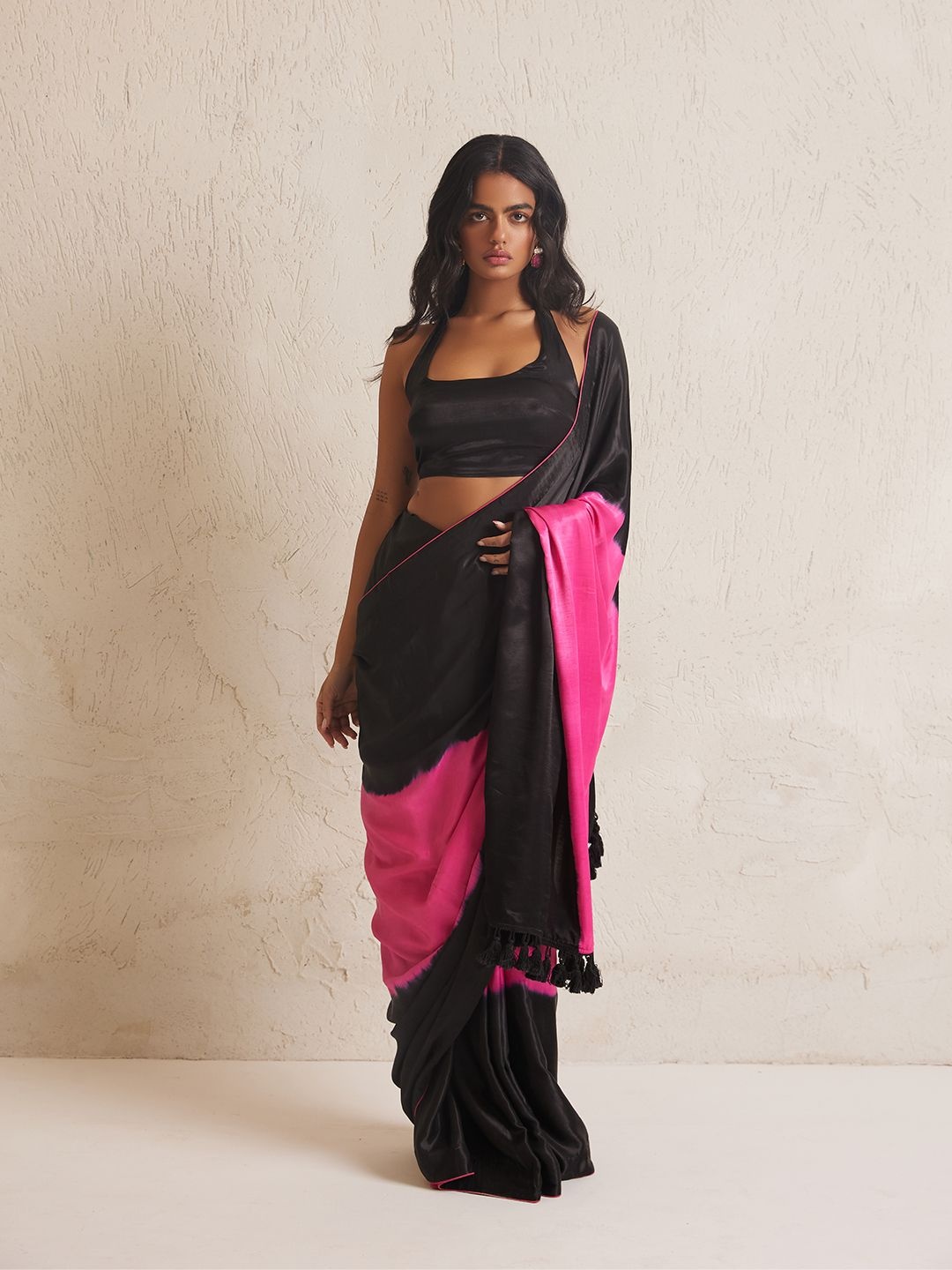 

Dorabi Colourblocked Satin Saree, Black