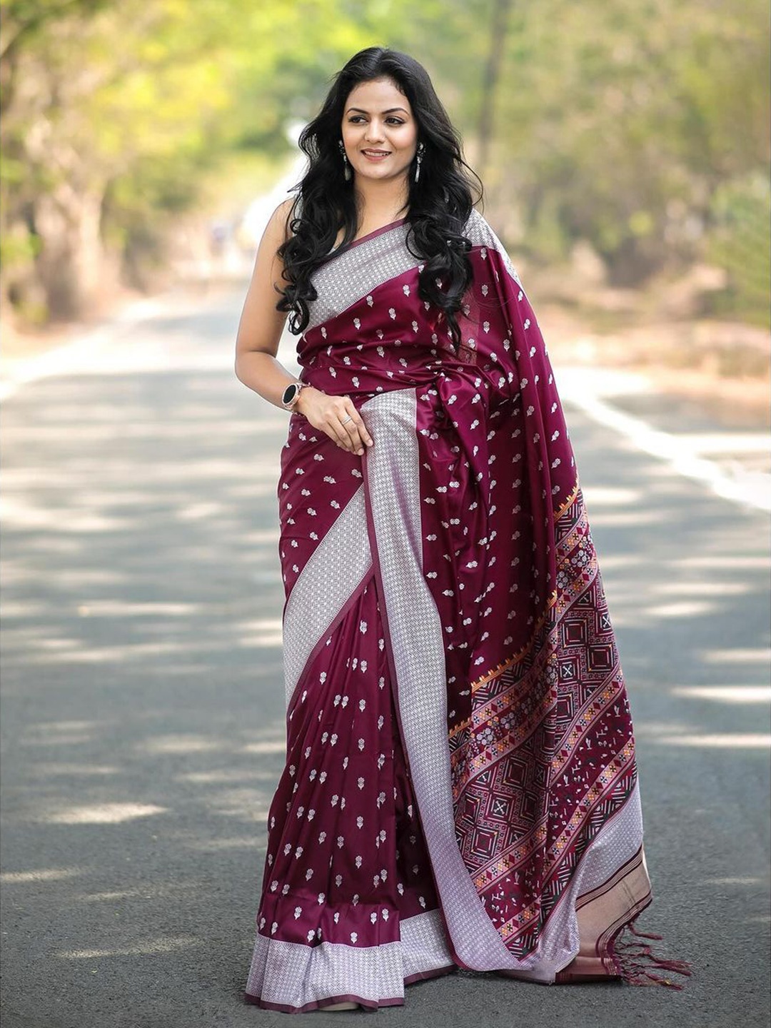 

Caracola Ethnic Motifs Zari Banarasi Saree, Purple