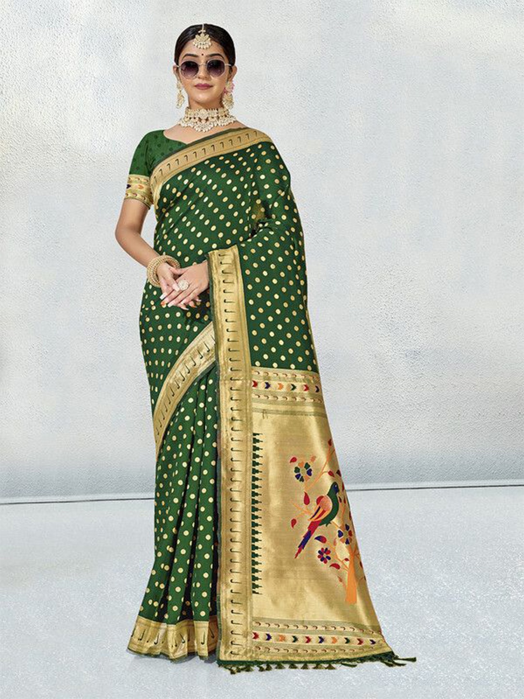 

sagarika Polka Dots Zari Paithani Saree, Green