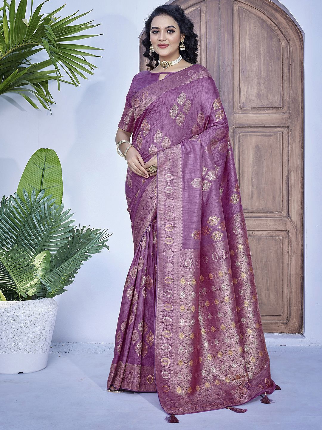 

Satrani Woven Design Zari Pure Silk Banarasi Saree, Mauve