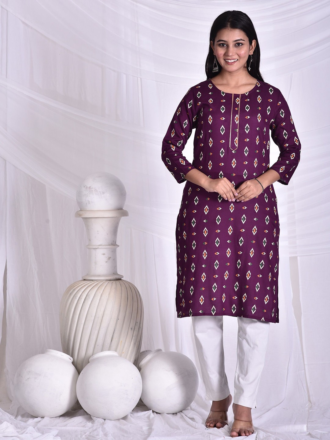 

Rashmi Shree Creation Women Geometric Printed Straight Kurtas, Purple