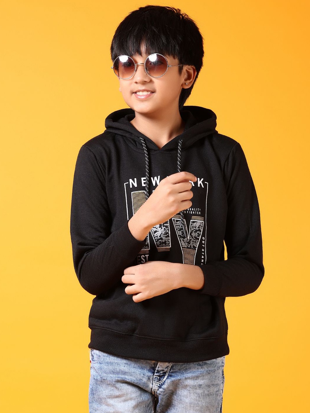 

V-Mart Boys Printed Pullover Sweatshirt, Black