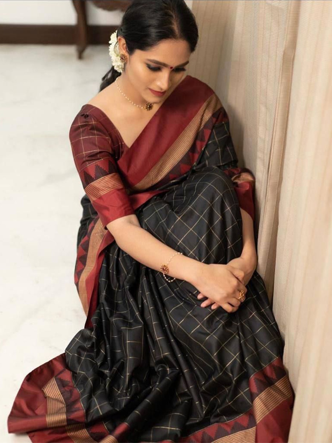 

Anouk Checked Zari Saree, Black