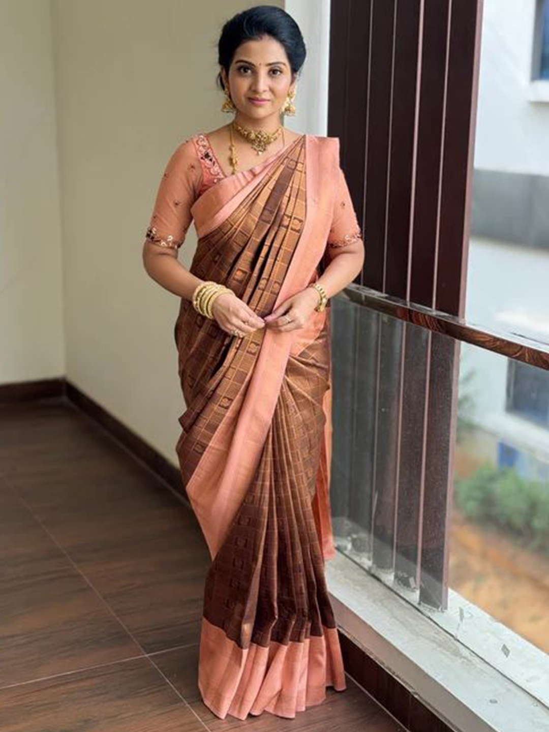 

Caracola Woven Design Zari Banarasi Saree, Brown