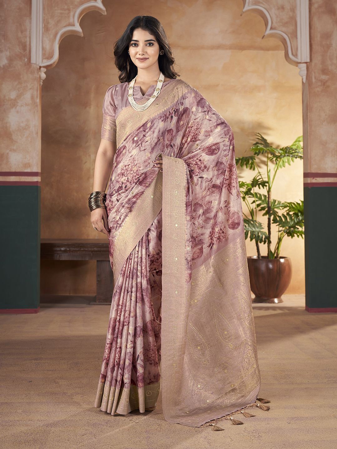 

Mitera Floral Printed Banarasi Saree, Pink