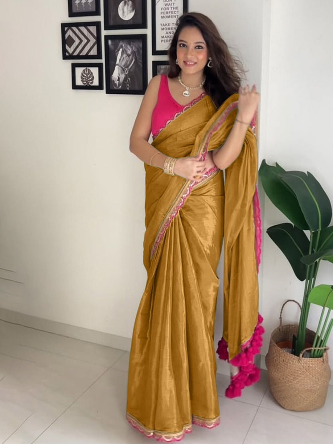 

Anouk Embroidered Tissue Saree, Gold