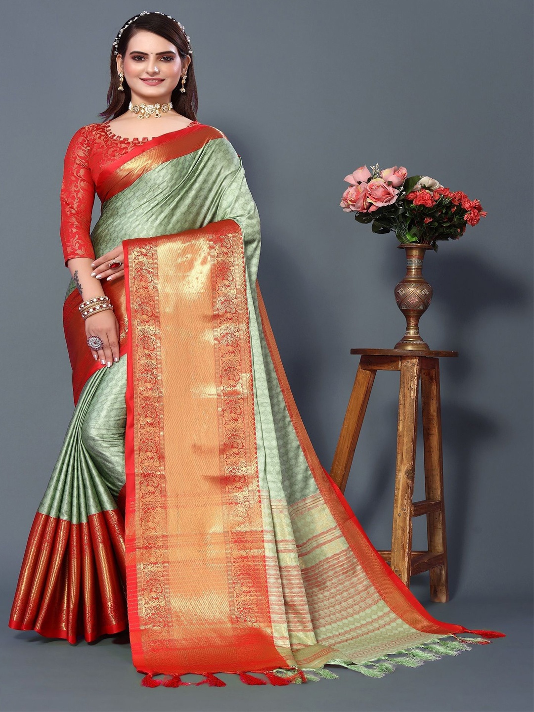 

Aika Ethnic Motifs Zari Saree, Green