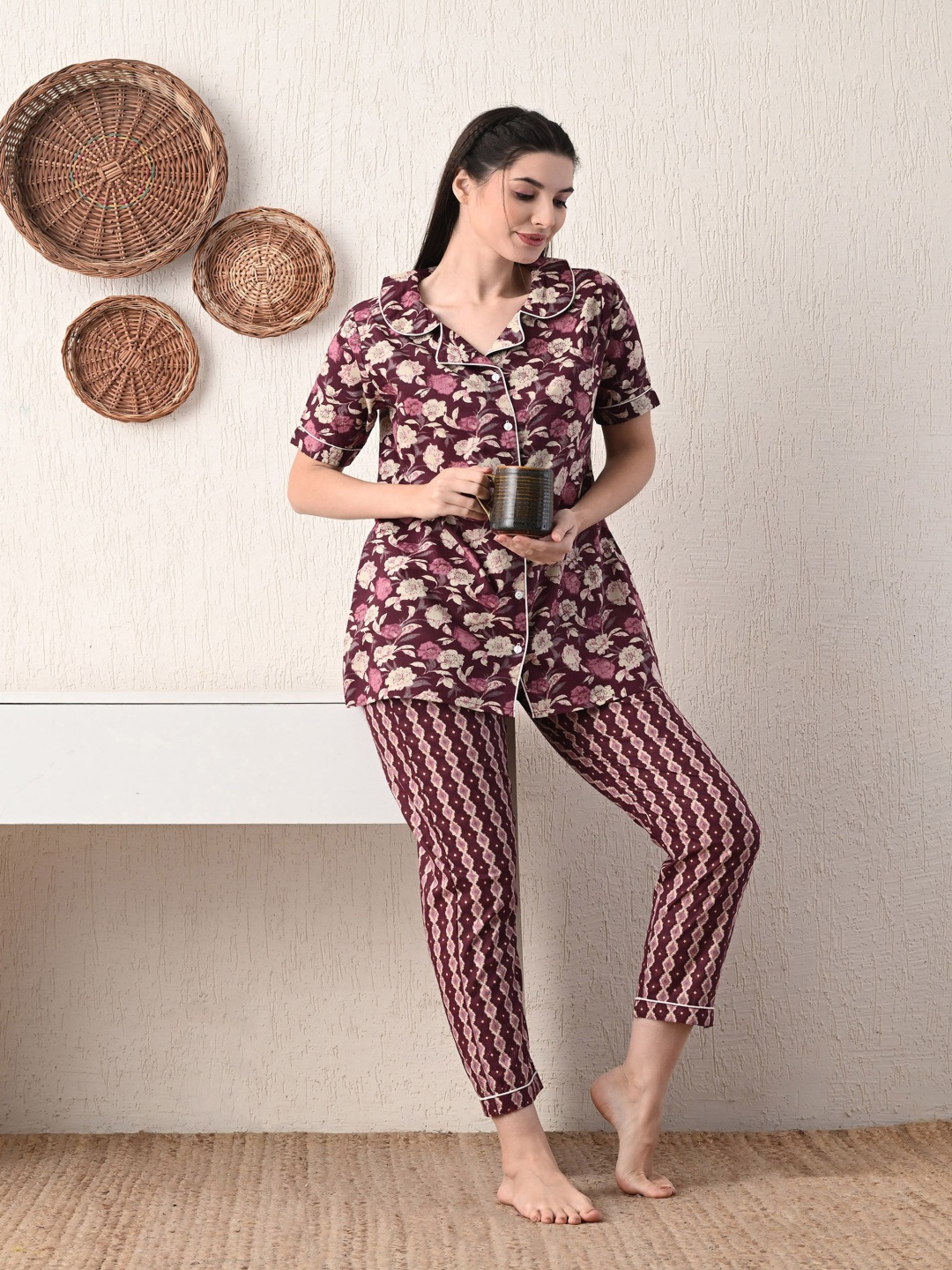 

Jasoriya Floral Printed Lapel Collar Shirt And Pyjamas, Maroon