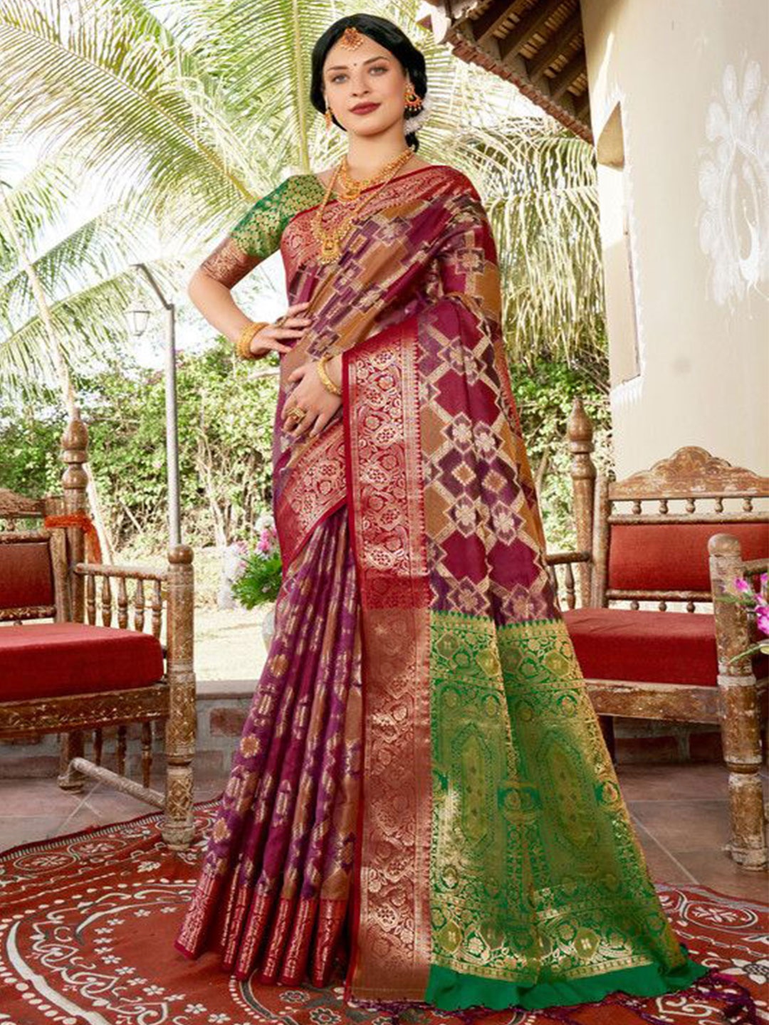 

sagarika Woven Design Zari Patola Saree, Magenta