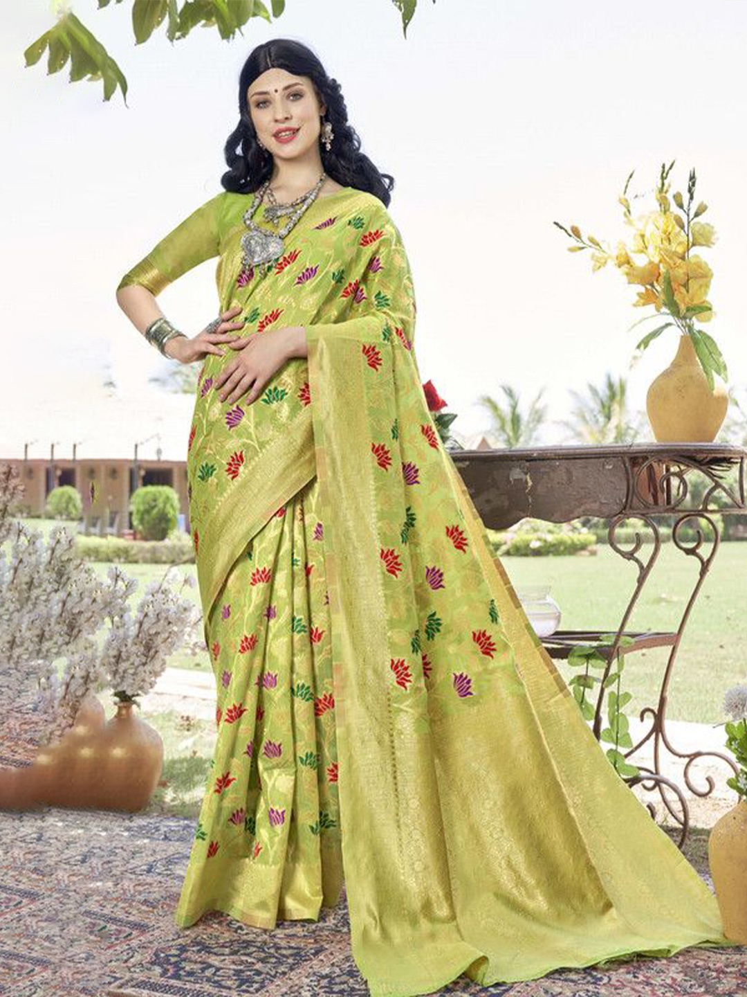 

sagarika Woven Design Zari Chanderi Saree, Lime green