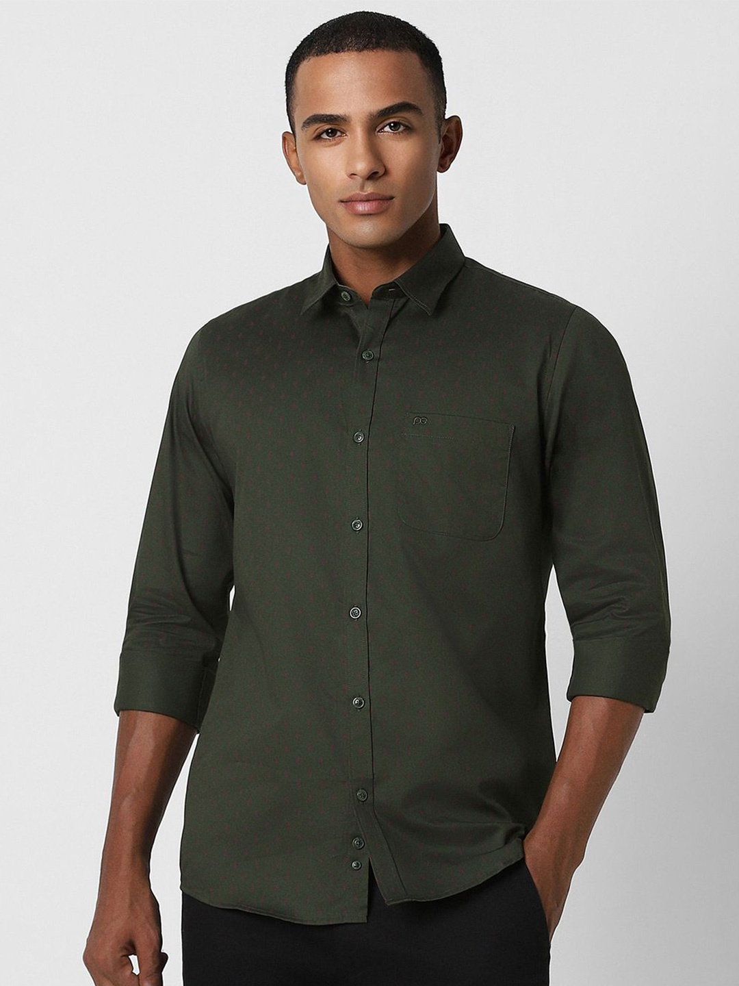 

Peter England Casuals Men Slim Fit Spread Collar Solid Cotton Casual Shirt, Olive