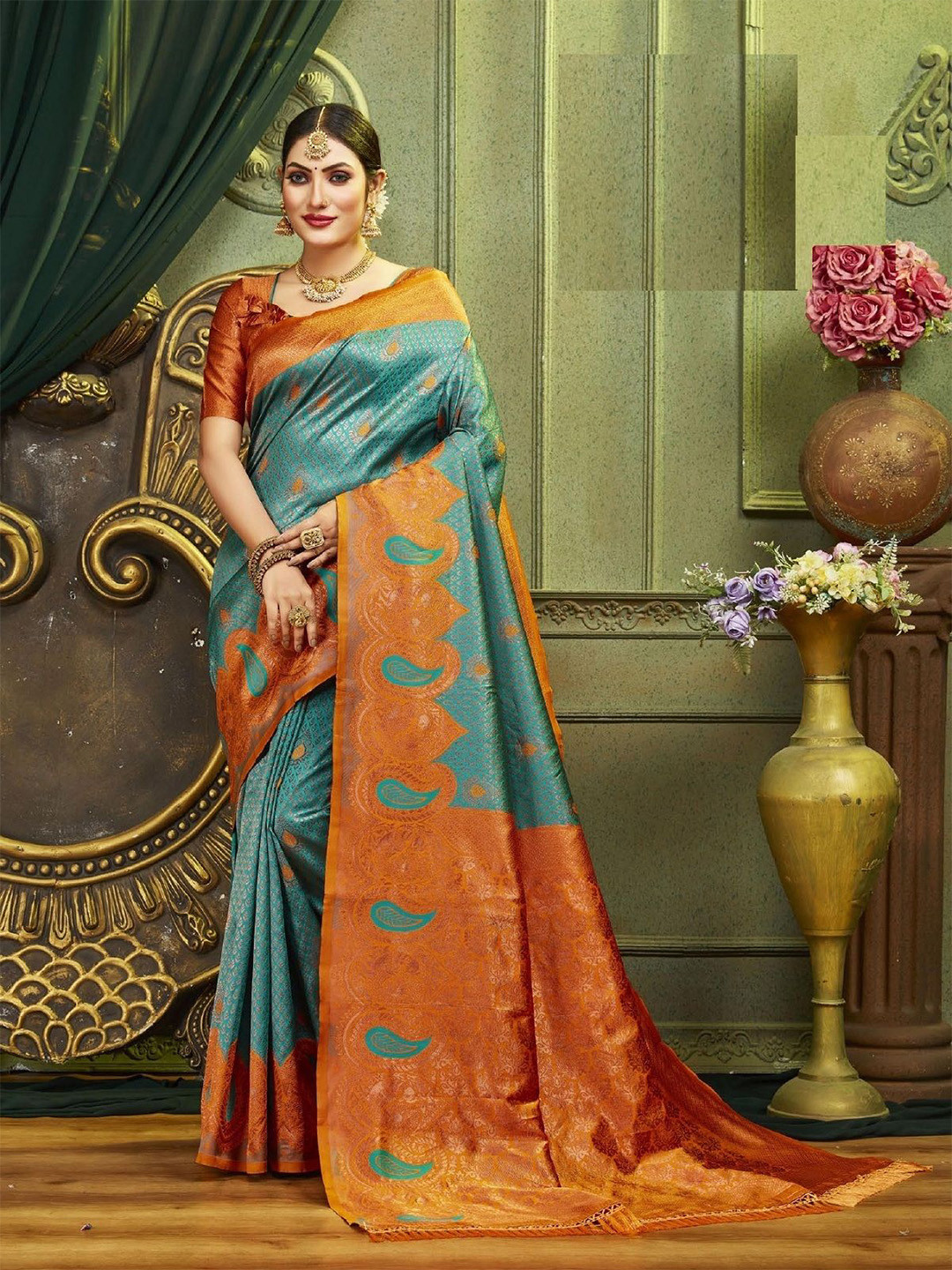 

Aika Woven Design Zari Pure Silk Banarasi Saree, Green