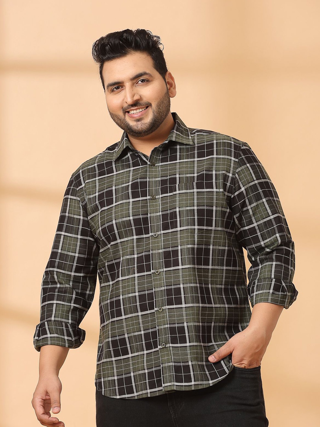 

plusS Men Spread Collar Tartan Checked Cotton Casual Shirt, Black