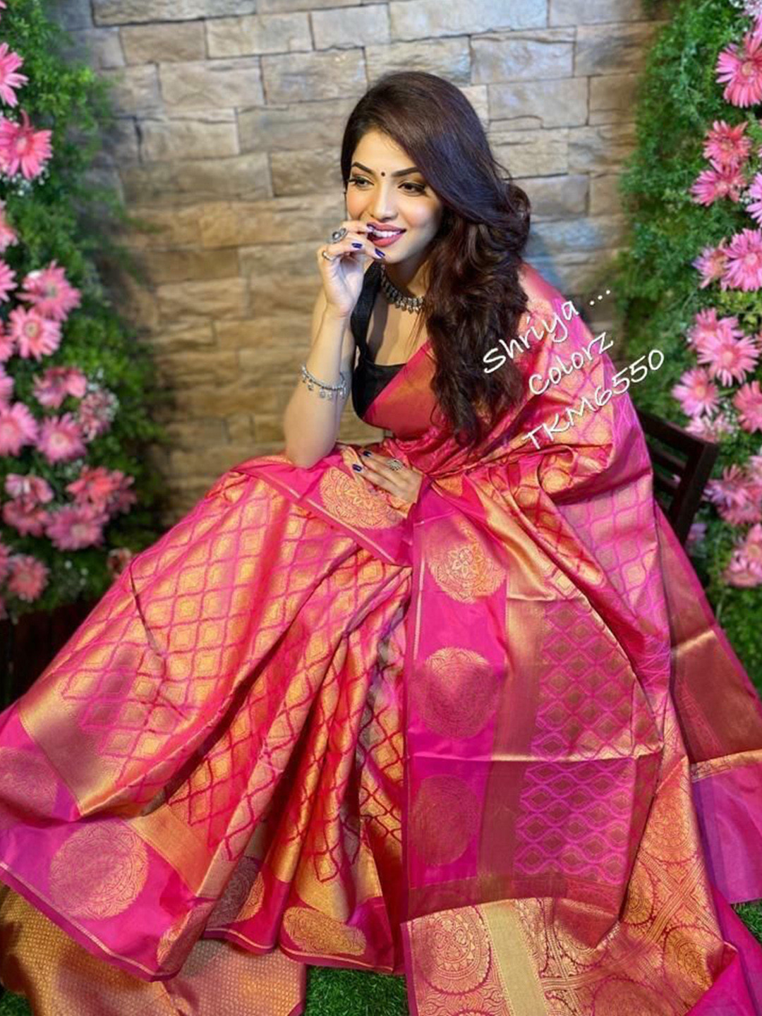 

Upalksh Woven Design Zari Silk Blend Kanjeevaram Saree, Pink