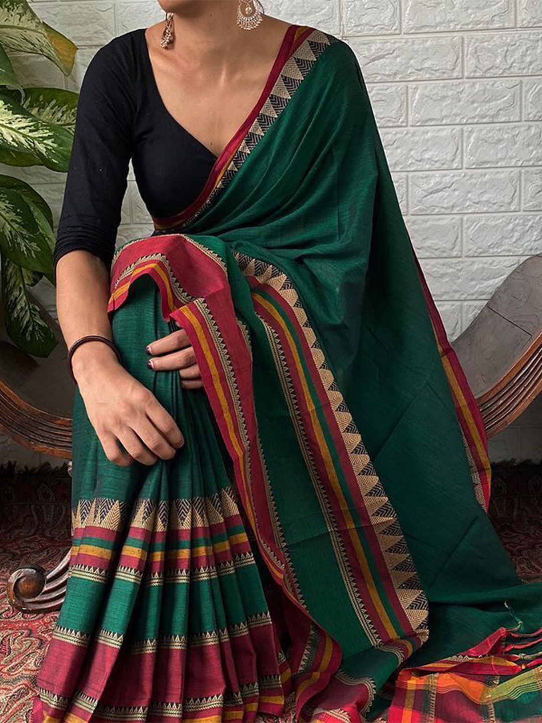 

DEVIKA TEXTILES Woven Design Pure Cotton Narayan Peth Saree, Green