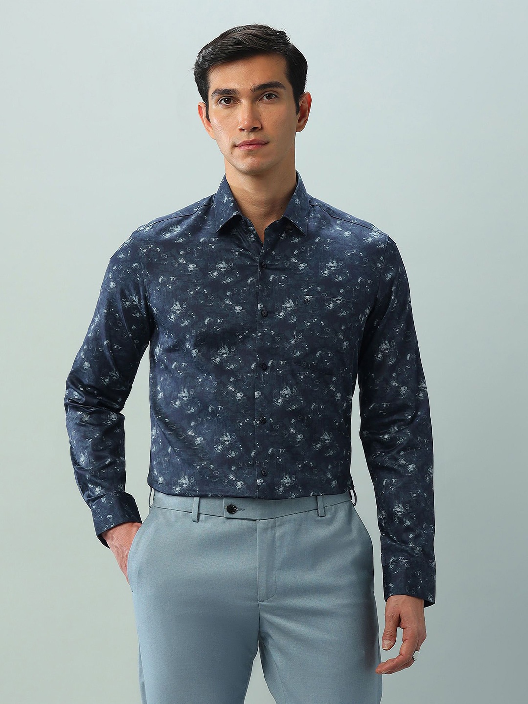 

Arrow Men Slim Fit Floral Opaque Printed Casual Shirt, Blue