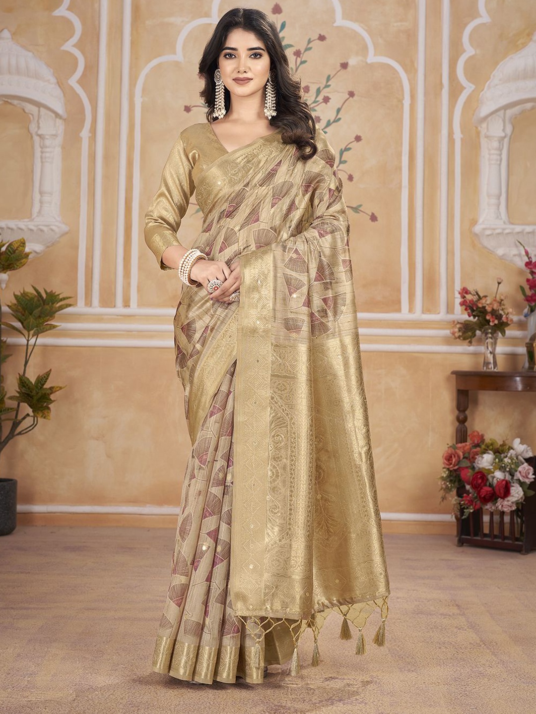 

Mitera Woven Design Zari Silk Blend Banarasi Saree, Gold