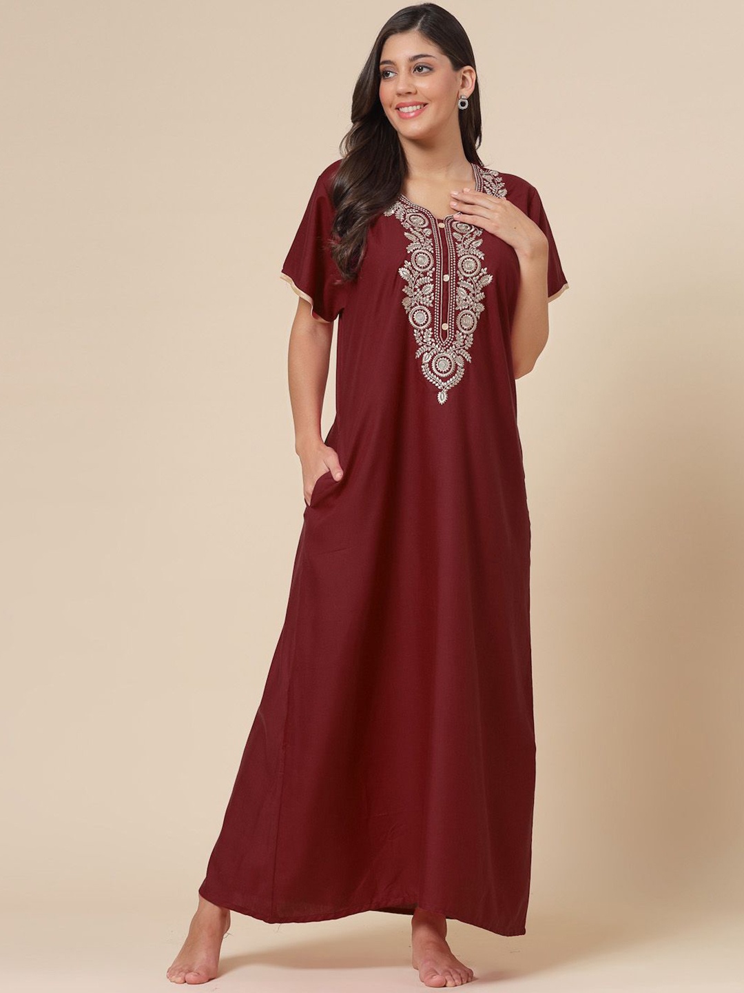 

CHUI MUI Embroidered Maxi Nightdress, Maroon