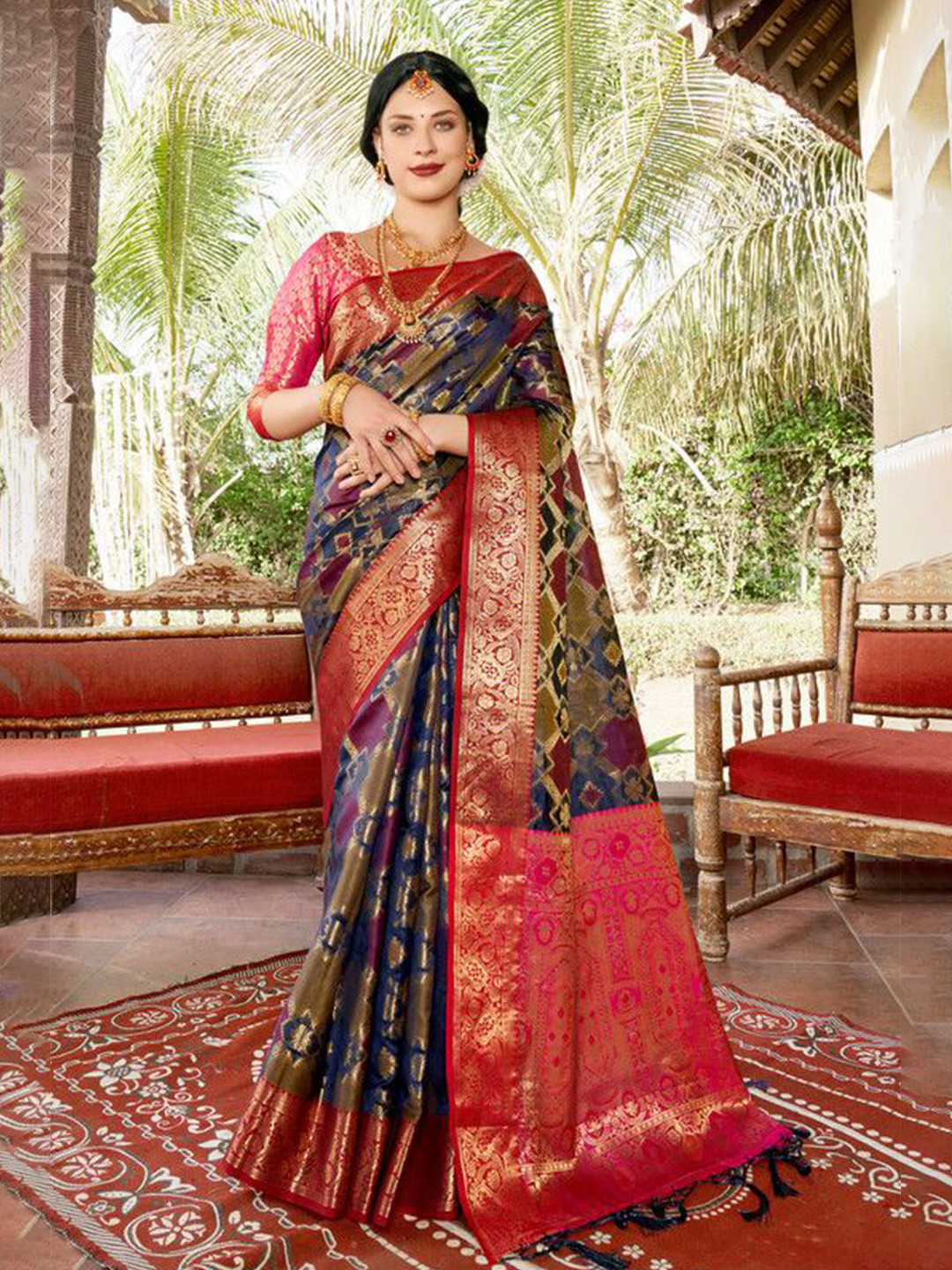 

sagarika Geometric Woven Design Patola Saree, Navy blue