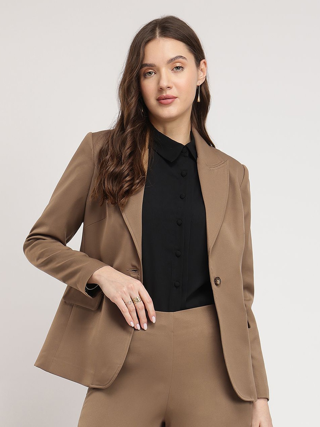 

FableStreet Women Solid Notched Lapel Collar Single-Breasted Blazer, Beige