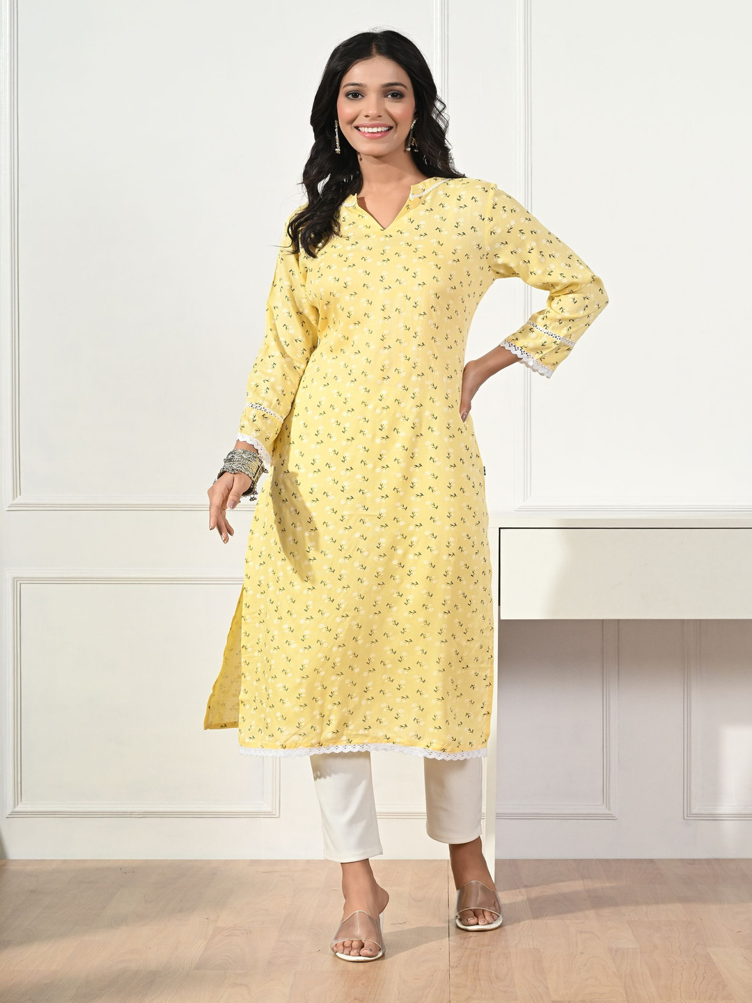 

Netreyam Floral Printed Mandarin Collar Cotton Straight Kurta, Yellow