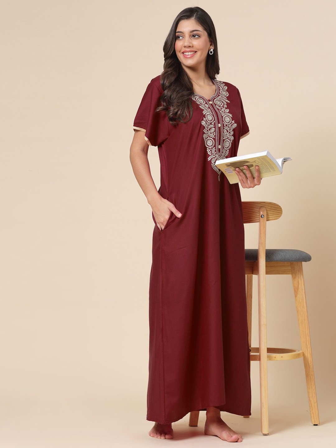 

CHUI MUI Embroidered Maxi Nightdress, Maroon