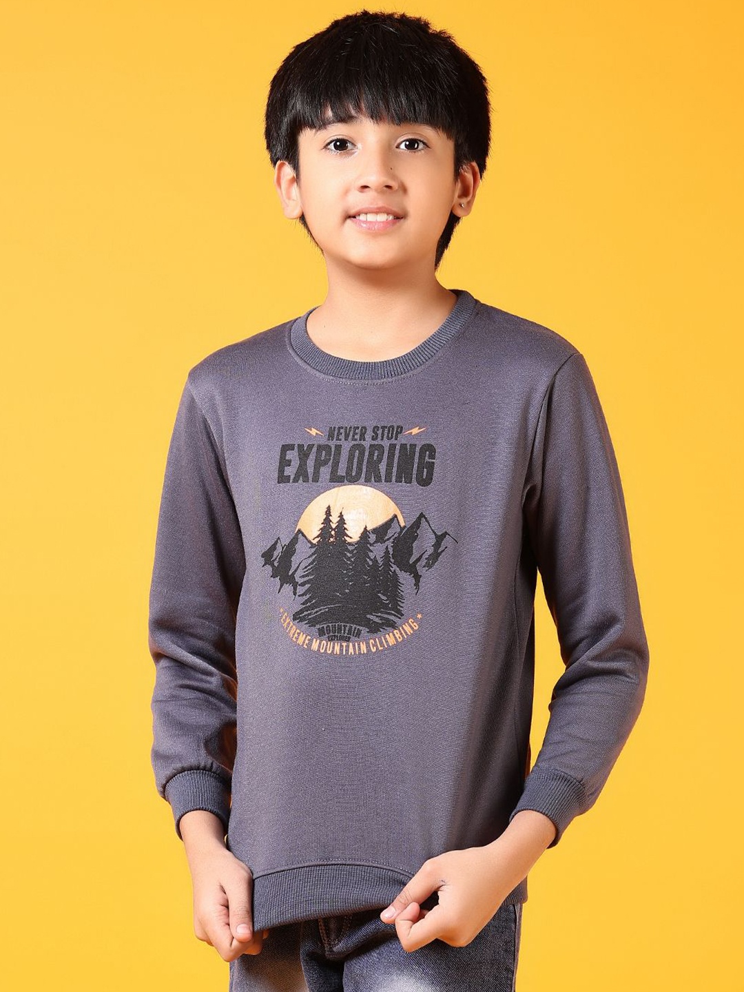 

V-Mart Boys Pullover Sweatshirt, Grey