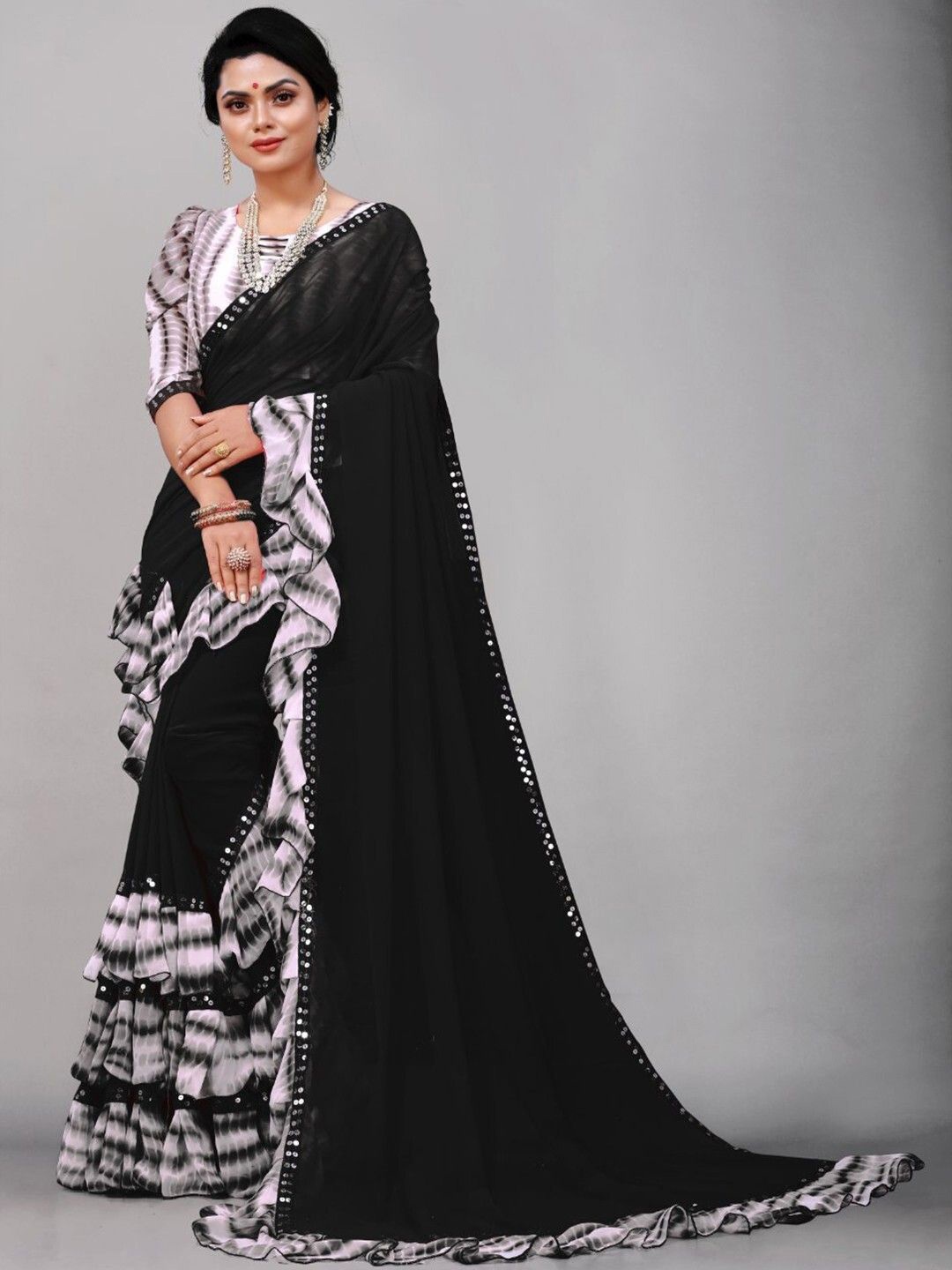 

Aika Embellished Sequinned Pure Cotton Chanderi Saree, Black