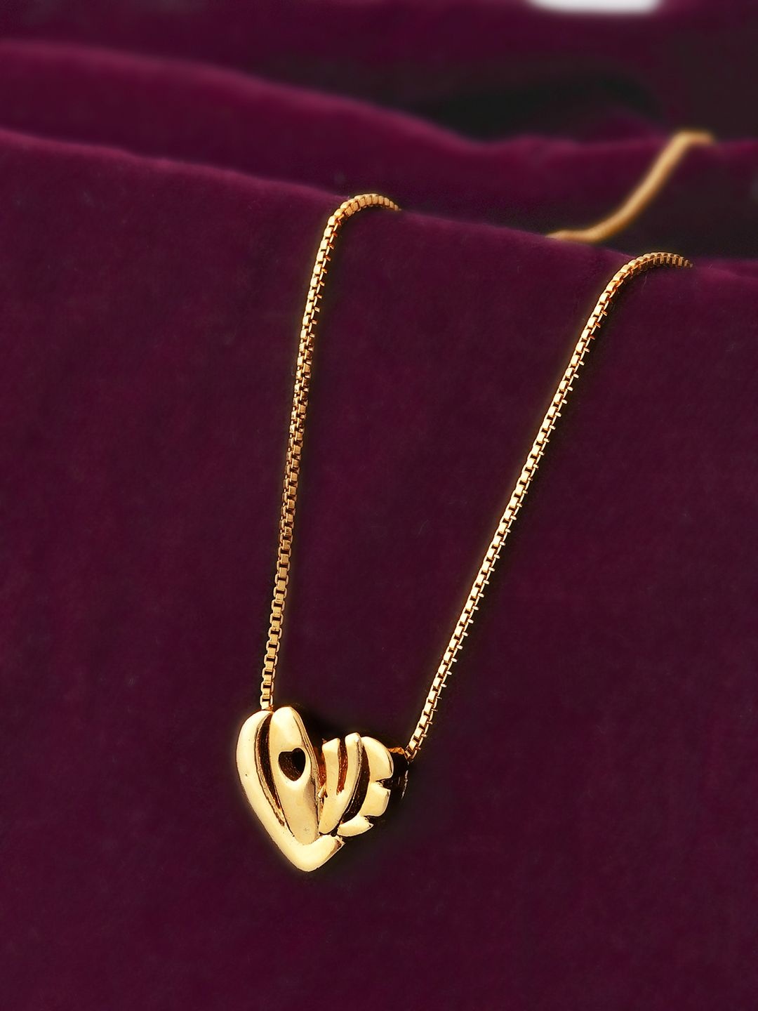 

Voylla Gold-Plated Heart Shaped Valentine's Day Heart Of Love Pendant With Chain