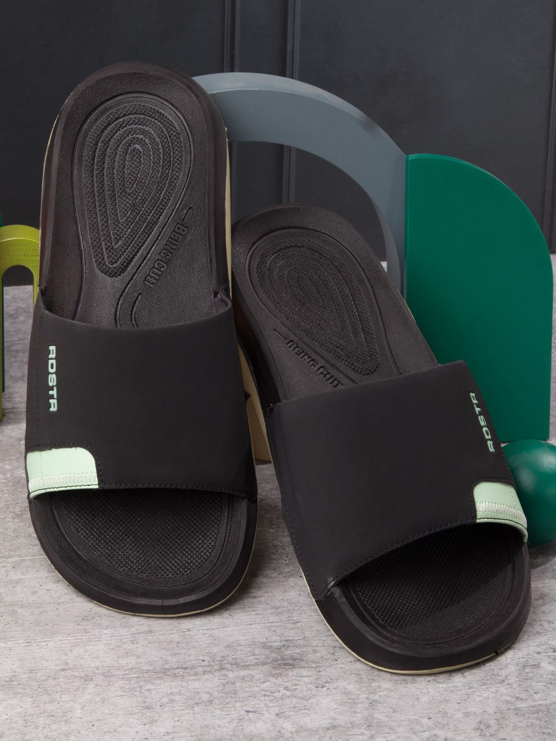 

The Roadster Lifestyle Co Men Casual Open Toe Sliders, Black