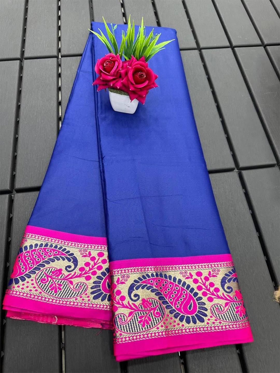 

Aika Zari Organza Saree, Blue