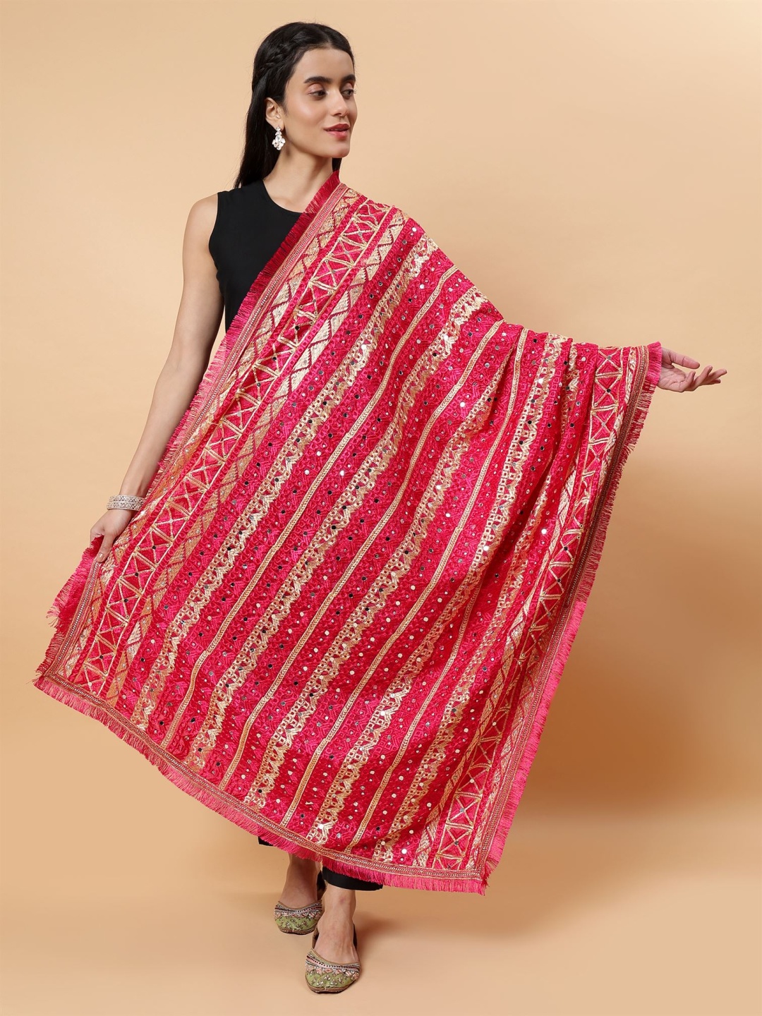 

Moda Chales Ethnic Motifs Embroidered Dupatta With Phulkari, Magenta