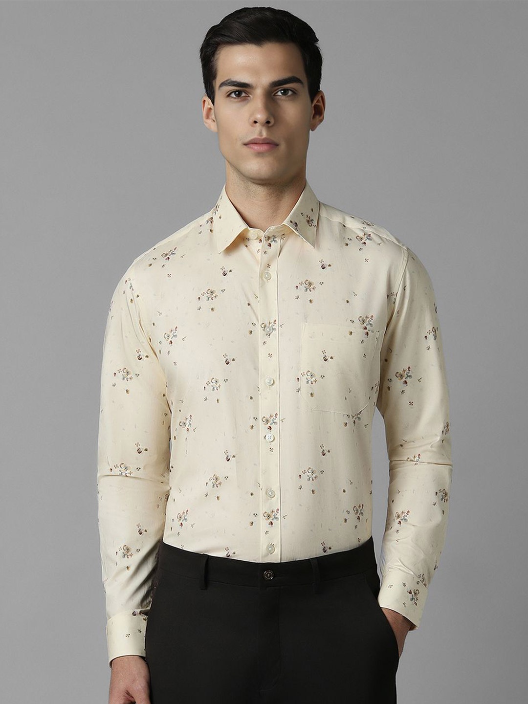 

Louis Philippe Men Slim Fit Spread Collar Floral Printed Cotton Formal Shirt, Cream