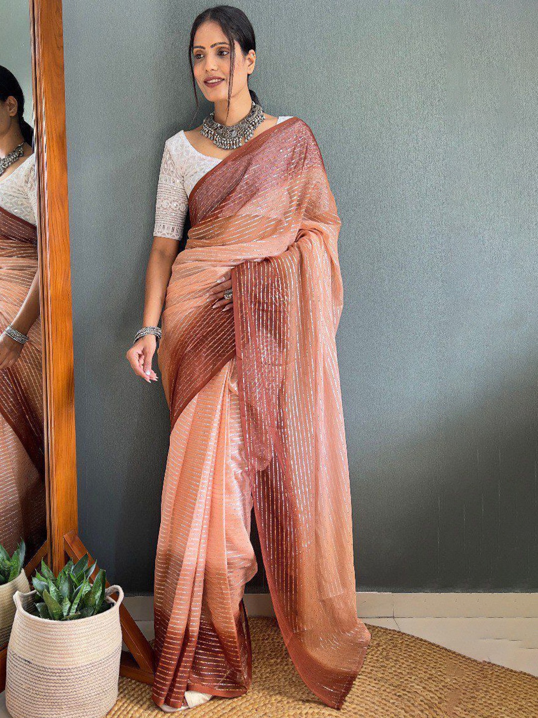 

Aika Colourblocked Pure Chiffon Saree, Brown