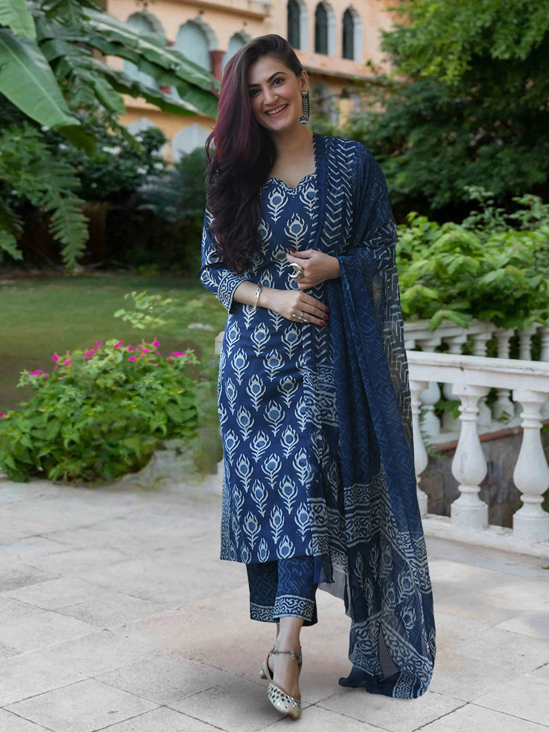 

7Threads Women Ethnic Motifs Printed Regular Kurta with Trousers & With Dupatta, Blue