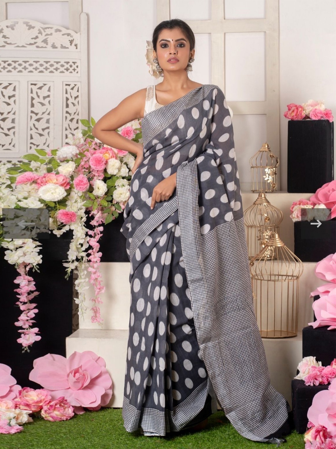 

Craft Musium Polka Dot Pure Cotton Bagru Saree, Grey