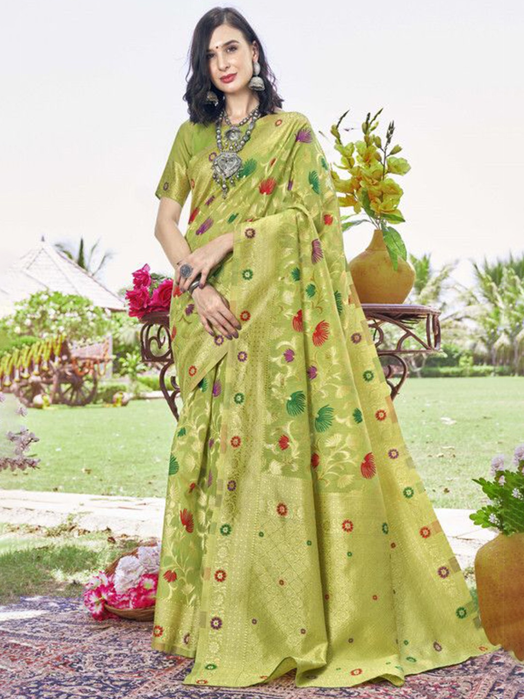 

sagarika Woven Design Zari Chanderi Saree, Lime green