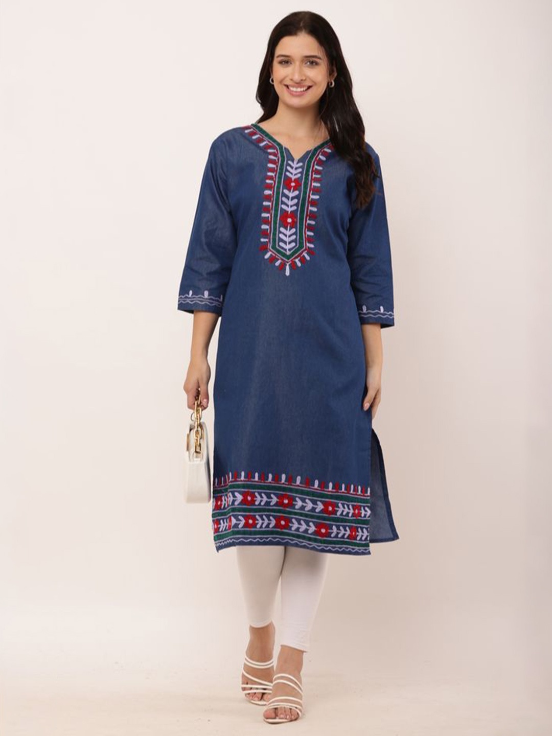 

Sellingsea Women Embroidered Kurta, Blue